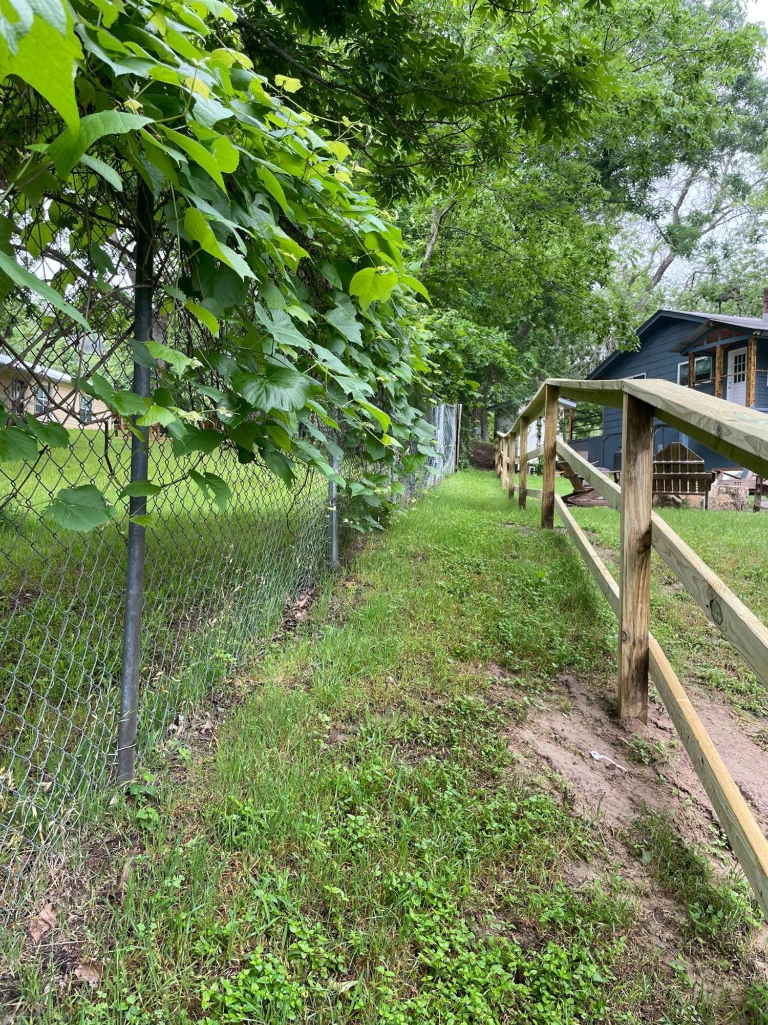 ניו בראונפלס Rv Located On Private Property, Providing Access To The Guadalupe River, Accommodates Up To 5 Guests מראה חיצוני תמונה